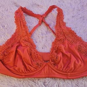 Aerie Bra Lace with underwire, adjustable straps.